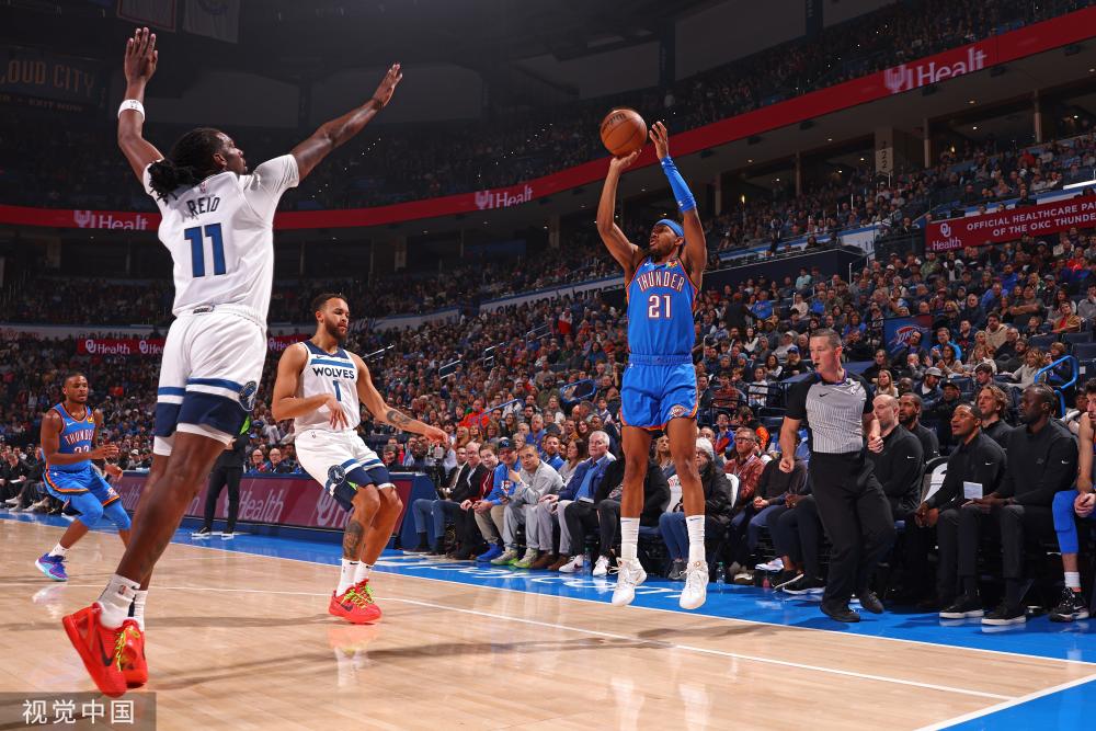 他不得不与 他不得不与