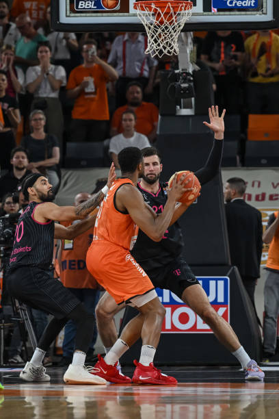 背后也反映 背后也反映